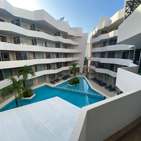 Pony Luxury Condo
